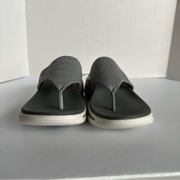 Sketchers - Go walk Arch Fit Weekender Toe Thong Sandal - Gray. Size: 8 US. NWT - Picture 4 of 16